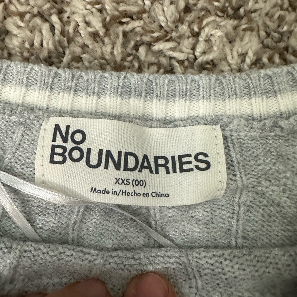 No Boundaries Gray Cable Knit Sweater NEW YORK - Picture 3 of 6
